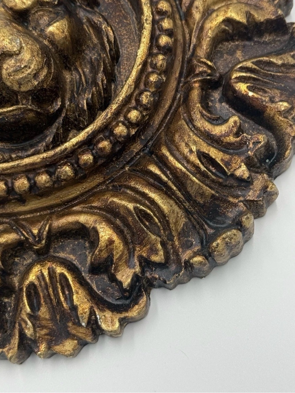 Vintage Lion Neoclassical Rondel Wall Plaque Bronze Coloring Gold Faux Finish - Picture 5 of 8
